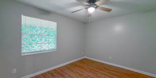 RENOVATED 2/1 w/ New Flooring/Paint, Fenced Yard, Deck, Walk In Closets, Granite Counters, & Stainless Appliances ! Avail NOW for $1295/month Gallery 17