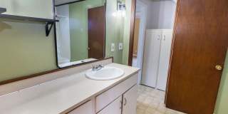 $500 OFF Special - Beautiful 4 Bed/1 Bath Home in Astoria Gallery 24