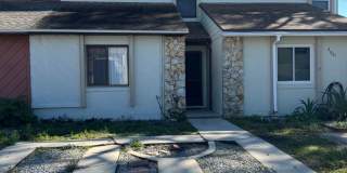 2 bedroom + loft, 2 bathroom townhome near UCF Gallery 1