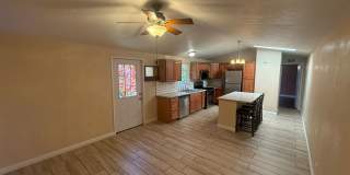 Charming home located near Russell and Mountain Vista. Gallery 5
