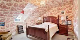 Beautiful 2 bedroom/ 2 bathroom apartment located right on Historic Main Street in St. Charles. Beautiful 2 bedroom/ 2 bathroom apartment located right on Historic Main Street in St. Charles. Gallery 25