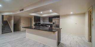 Exceptional 6-Bedroom Residence Near ASU with Garage & Modern Conveniences Gallery 13