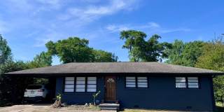 Updated 3 Bedroom House on the Eastside Gallery 1