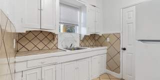 1630 W Rosewood unit: B 1630 W Rosewood unit: B Gallery 8