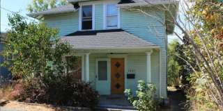 5 bedroom, 2 bath home available in York neighborhood! Gallery 1