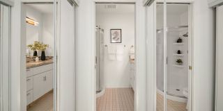 Bellevue Condo in Cherry Crest Vista with Updated Kitchen Gallery 14