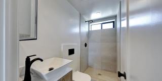 AMAZING NEW CONSTRUCTION UNIT NEAR DOWNTOWN Gallery 13