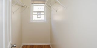 3912-28 N Pine Grove Gallery 52