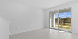 4404 Longwood Lake Square Gallery 25