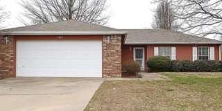 3 Bedroom, 2 Bathroom Newly Renovated Home- **ASK ABOUT OUR CASHLESS SECURITY DEPOSIT OPTION** 3 Bedroom, 2 Bathroom Newly Renovated Home- **ASK ABOUT OUR CASHLESS SECURITY DEPOSIT OPTION** Gallery 1