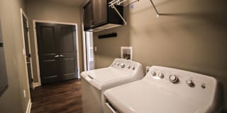 Lincoln Summit Falls Apartments & Townhomes Gallery 26