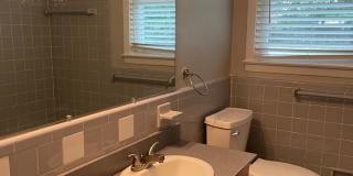 Cute 3 Bed 2 Bath with Fenced Yard Gallery 11