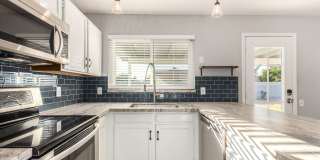 Fantastic Chandler Home Without Carpet! Gallery 8