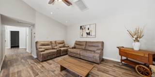 10432 W Avalon Drive Gallery 23
