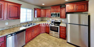 Spacious 3-Bedroom, 2-Bathroom Apartment in Central Yakima Gallery 1