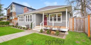 Stylish Four Bedroom Home with Hardwood Floors and Outdoor Space Gallery 3