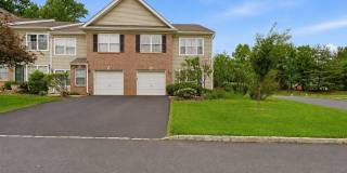 101 WELLINGTON PARK Drive Gallery 1