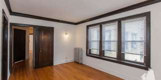 1913 W Larchmont Gallery 3