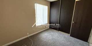 Spacious Elk Grove 3bd/2ba Triplex with Backyard Gallery 7