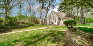 Miller Beach Living – Walk to the Lake! Gallery 3
