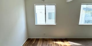 Centrally Located McKeon Condo Gallery 14