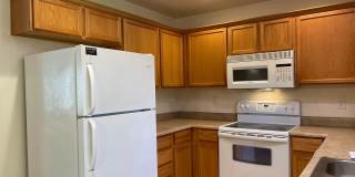 Two Bedroom 3 Bath Duplex-Townhouse in Southwest Medford Gallery 12