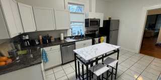 SHORT DISTANCE TO DOWNTOWN AND SANFORD STADIUM Gallery 4