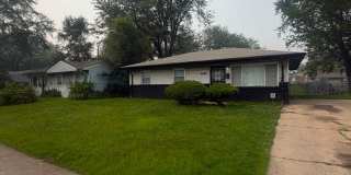 Very spacious  • 3 Bedroom • 1 Bathroom home. Gallery 3