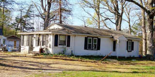 Charming 2BR House in Manassas Gallery 1
