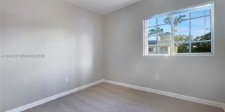 2730 Northeast 4th Street Gallery 7