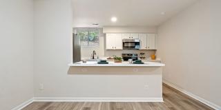 Close to UNC Campus —  Bedrooms Available in 2 or 4 Bedroom Unit Gallery 11