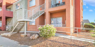 Cute 3 Bedroom Condo! Gallery 1
