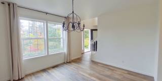 Large Beautiful Home in the Hills Gallery 12
