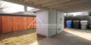Charming Tahoe Park 2bd/1ba Duplex Gallery 13