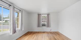 Comfortable Living in a Convenient Location – Charming 3BR 1BA Home at 2403 W Everett Gallery 12