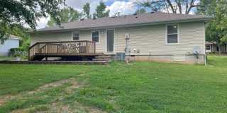 Great Location 3 bedroom 1 bath 1car garage Gallery 28