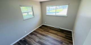 Move-In Ready 3BR/2BA Home with 2-Car Garage in St. Charles Gallery 13