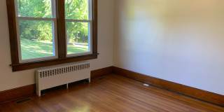 Charming Home with Large Backyard Near Radford University Gallery 27