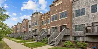 Spacious Townhome In The Kingston Neighborhood Gallery 1