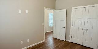 Large 3 Bed, 2 Bath in Beautifully Well-Maintained Neighborhood Gallery 16