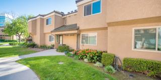 Huntington Beach Townhome Gallery 1