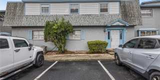 Large One Bedroom One Bath First level Condo Gallery 1