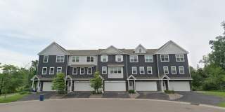 Charming 3BR Townhome in Maple Grove Gallery 1