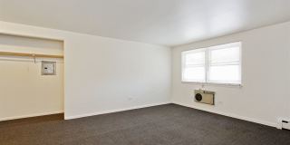 6743 Oglesby Gallery 11