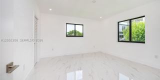 1621 S Treasure Dr Gallery 21