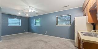 476 N Oliver Avenue Gallery 25