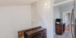 Amazing Highlands location with huge walkability! Gallery 15