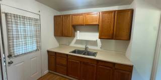 Cute 2 bedroom 1 bathroom Duplex Near National Ave Gallery 5