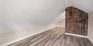 Charming 2BR Upstairs unit in Franklinton Gallery 22