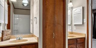 Harts Landing - Right next to the pool! One month half off rent! Gallery 19